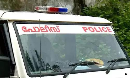 വയനാട്ടിൽ നിന്ന് കാണാതായ പെൺകുട്ടിയെ യു.പിയിൽ നിന്ന് കണ്ടെത്തി; വസ്ത്ര വ്യാപാരിയായി എത്തിയയാളാണ് പ്രലോഭിപ്പിച്ച് കൊണ്ടുപോയത്