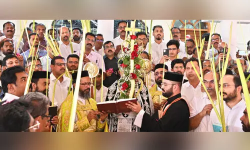 സെ​ന്‍റ്​ തോ​മ​സ് ഓ​ർ​ത്ത​ഡോ​ക്സ് ക​ത്തീ​ഡ്ര​ലി​ൽ ഓ​ശാ​ന ശു​ശ്രൂ​ഷ ന​ട​ത്തി