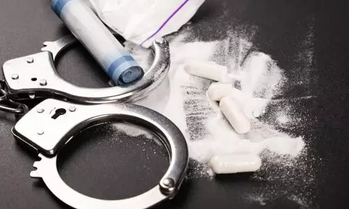 അ​പ​ക​ട​ത്തി​ൽ​പെ​ട്ട കാ​റി​ൽ​നി​ന്ന് ക​ഞ്ചാ​വ് പി​ടി​ച്ചെ​ടു​ത്തു