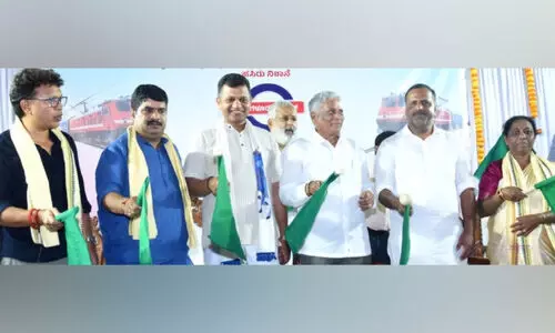 മം​ഗ​ളൂ​രു​വി​ൽ​നി​ന്ന് വ​ന്ദേ ഭാ​ര​ത് സ്ലീ​പ്പ​ർ സ​ർ​വി​സ് ഉ​ട​നെന്ന് മ​ന്ത്രി വി. ​സോ​മ​ണ്ണ