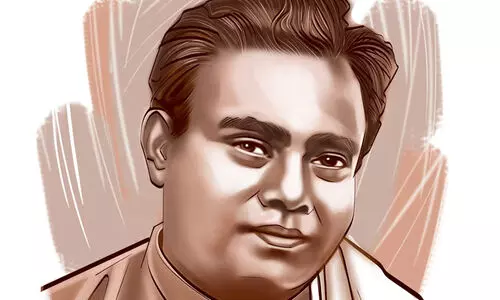 മ​ഹാ​ക​വി കു​മാ​ര​നാ​ശാ​ന്റെ ജ​ന്മ​ദി​നാ​ച​ര​ണം സംഘടിപ്പിച്ച് ശ്രീ​നാ​രാ​യ​ണ സ​മി​തി​