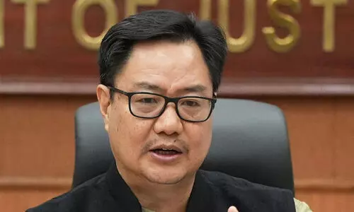 വഖഫ് നിയമം മുസ്‍ലിംകള്‍ക്കെതിരല്ലെന്ന് കേന്ദ്രമന്ത്രി കിരണ്‍ റിജിജു: ‘മുസ്‍ലിംകൾ കോണ്‍ഗ്രസിന്റെയും കമ്മ്യൂണിസ്റ്റിന്റെയും വോട്ട് ബാങ്ക് ആകരുത്’