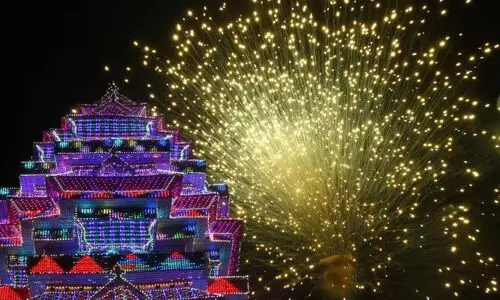 വെ​ടി​ക്കെ​ട്ടി​ൽ പ്ര​തീ​ക്ഷ​യു​ടെ കി​ര​ണം; പൂ​ര​പ്പ​ന്ത​ലി​ന്​ ഇ​ന്ന്​ കാ​ൽ​നാ​ട്ട​ും