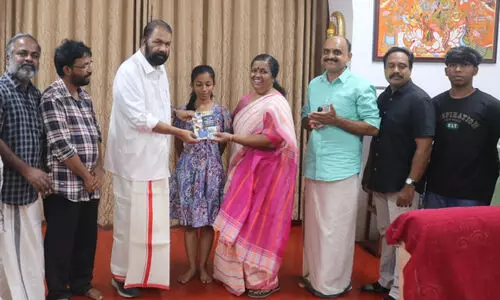 എട്ടാം ക്ലാസ് വിദ്യാർഥിയായ നിത മനോജിന്റെ ഒരു കുട്ടി കണ്ട കുട്ടികളുടെ സിനിമകൾ വി.ശിവൻകുട്ടി പ്രകാശനം ചെയ്തു