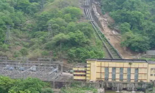 മൂലമറ്റം നിലയം മൂന്നാം നമ്പർ ജനറേറ്റർ തകരാറിൽ