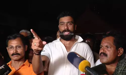 ബി.ജെ.പി ആപ്പീസിലെ ദണ്ഡ് ഞങ്ങൾ പൊടി തട്ടി വെച്ചിട്ടുണ്ട്, നട്ടെല്ലുള്ള ഒരുത്തനെങ്കിലും ഉണ്ടെങ്കിൽ വാ; യൂത്ത് കോൺഗ്രസുകാരെ വീണ്ടും വെല്ലുവിളിച്ച് പ്രശാന്ത് ശിവൻ