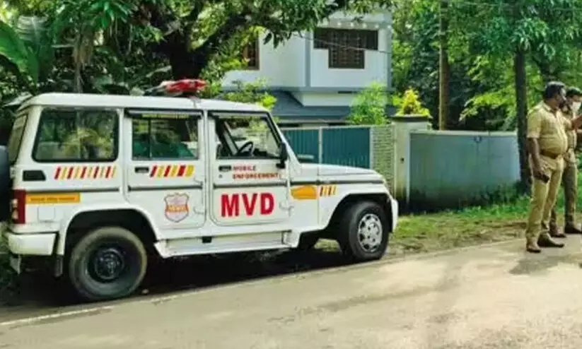 ഓടുന്ന വാഹനത്തിന്‍റെ ഫോട്ടോയെടുത്ത്​ പിഴ ചുമത്തേണ്ട -ഉദ്യോഗസ്ഥർക്ക്​ കർശന നിർദേശം