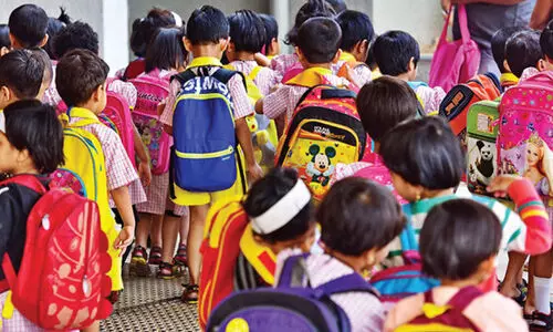 ഒ​ന്നാം ക്ലാ​സ് പ്ര​വേ​ശ​ന പ്രാ​യ​ത്തി​ൽ ഇ​ള​വ്