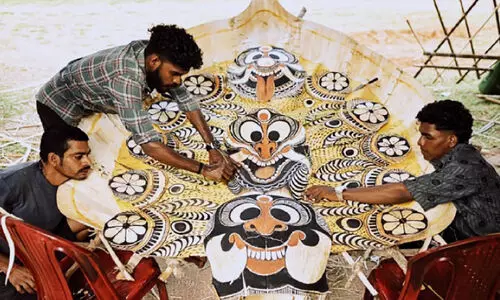 ക​ട​മ്മ​നി​ട്ട പ​ട​യ​ണി​ക്കു തു​ട​ക്കം; കോലങ്ങൾ കളം നിറയും