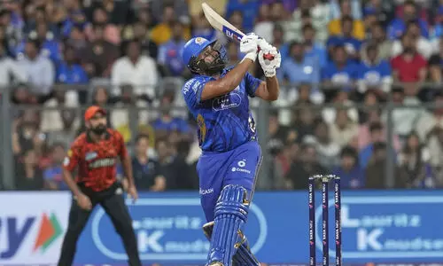 അനായാസം മുംബൈ; സൺറൈസേഴ്സ് ഹൈദരാബാദിനെ നാല് വിക്കറ്റിന് വീഴ്ത്തി