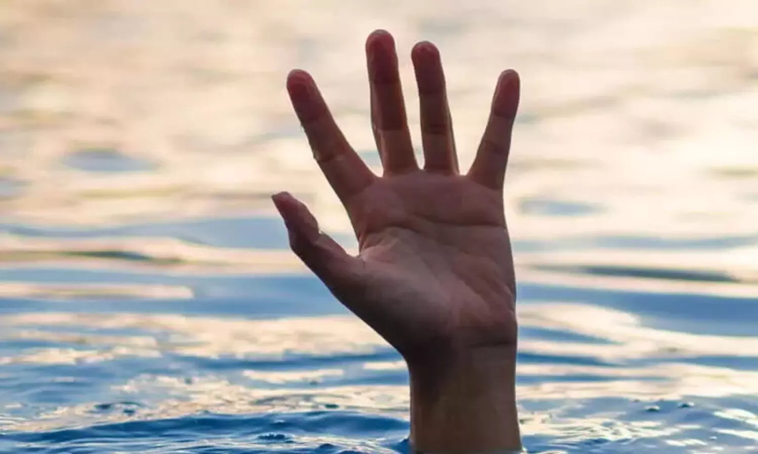 വേ​ന​ൽ കാ​ല​ത്ത് മു​ങ്ങി മ​ര​ണ​ങ്ങ​ൾ കൂടുന്നു; കു​ട്ടി​ക​ളു​ടെ മേ​ൽ ശ്ര​ദ്ധ വേ​ണം...