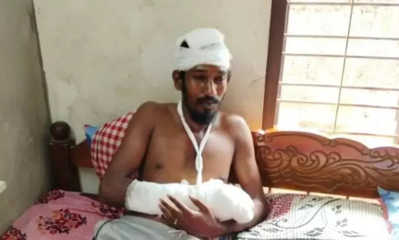 കാട്ടായിക്കോണത്ത് ലഹരി സംഘം യുവാക്കളെ ആക്രമിച്ചു കാട്ടായിക്കോണത്ത് ലഹരി സംഘം യുവാക്കളെ ആക്രമിച്ചു