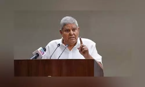 സു​പ്രീം​കോ​ട​തി സൂ​പ്പ​ർ പാ​ർ​ല​മെ​ന്റാ​കു​ന്നു​; വിമർശനവുമായി ഉ​പ​രാ​ഷ്ട്ര​പ​തി