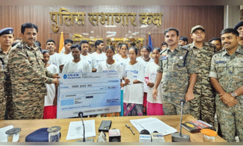 ഛത്തീസ്ഗഢിൽ സ്ത്രീകൾ ഉൾപ്പെടെ 22 മാവോവാദികൾ കീഴടങ്ങി