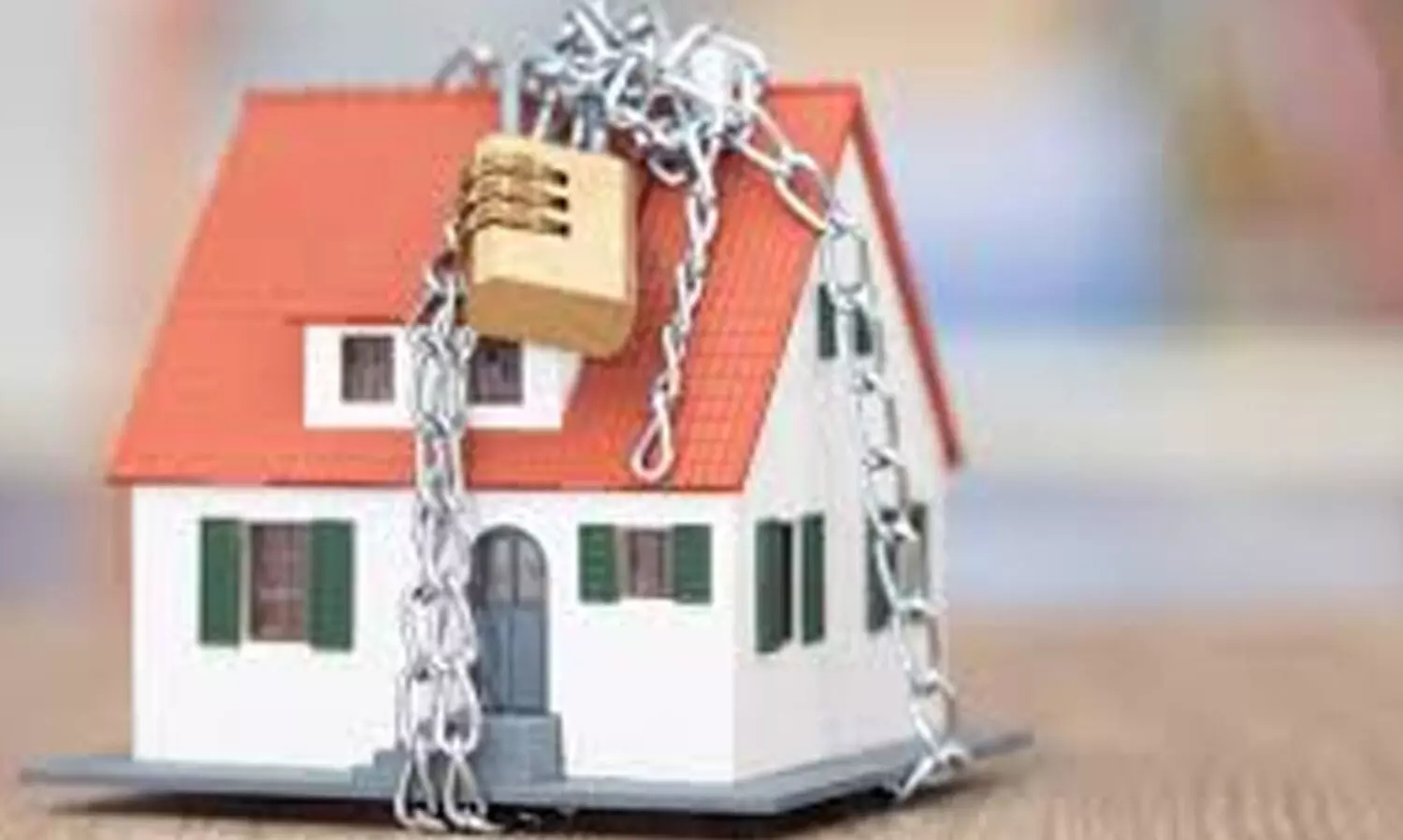 ലഹരി കച്ചവടക്കാരന്റെ വീടും കാറും കണ്ടുകെട്ടി  പൊലീസ്