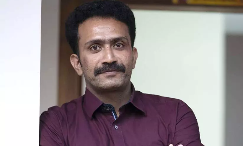 shine tom chacko 098908