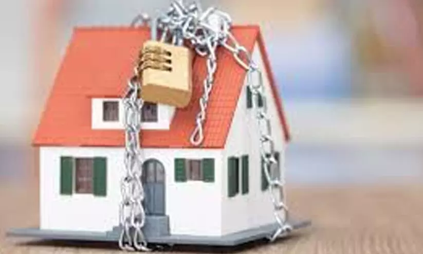 ലഹരി കച്ചവടക്കാരന്റെ വീടും കാറും കണ്ടുകെട്ടി  പൊലീസ്