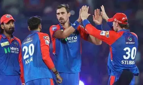 അവനോട് നിനക്ക് പറ്റുന്നില്ല, മാറിനിൽക്ക് എന്ന് പറഞ്ഞ് പുറത്തിരുത്തണം; ഡൽഹി ക്യാപിറ്റൽസിന് ഉപദേശവുമായി മുൻ താരം