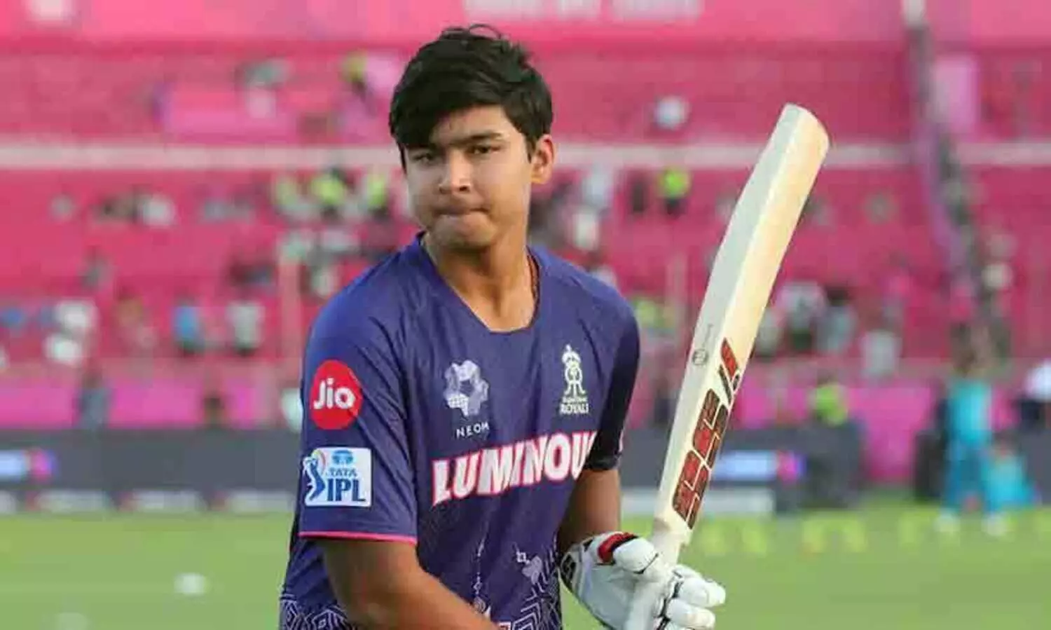 പിസയും മട്ടണും ക്രിക്കറ്റിന് വേണ്ടി ഒഴിവാക്കി; വൈഭവിനെ കുറിച്ച് കോച്ച് പറയുന്നു