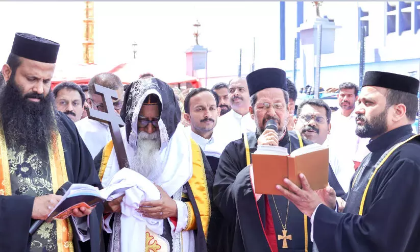 അബൂദബി സെന്റ് ജോർജ് ഓർത്തഡോക്സ് കത്തീഡ്രലിൽ ദുഃഖവെള്ളി ശുശ്രൂഷ അബൂദബി സെന്റ് ജോർജ് ഓർത്തഡോക്സ് കത്തീഡ്രലിൽ ദുഃഖവെള്ളി ശുശ്രൂഷ