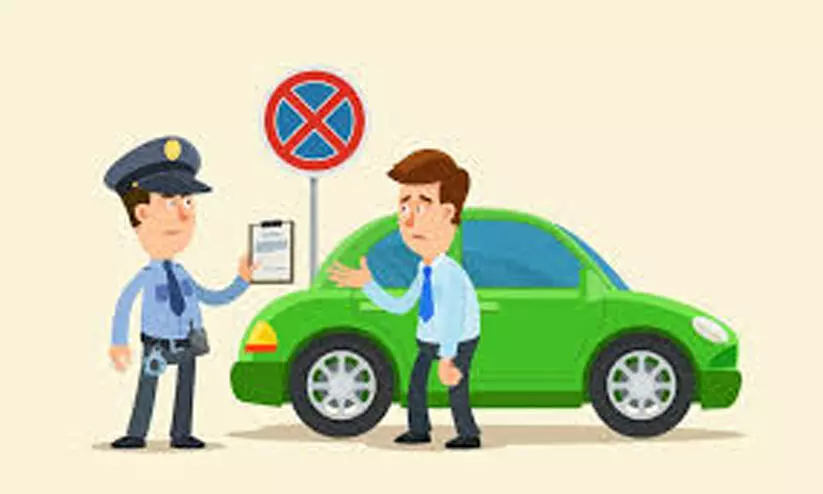 മൊബൈലിൽ ചിത്രമെടുത്ത് പിഴ ഈടാക്കരുതെന്ന തീരുമാനം മാറ്റി ട്രാൻസ്പോർട്ട് കമീഷണർ മൊബൈലിൽ ചിത്രമെടുത്ത് പിഴ ഈടാക്കരുതെന്ന തീരുമാനം മാറ്റി ട്രാൻസ്പോർട്ട് കമീഷണർ