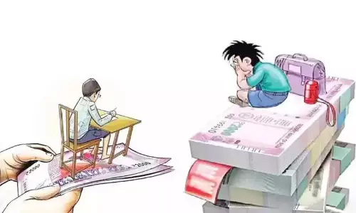 അ​മി​ത ഫീ​സീടാക്കിയ മൂ​ന്ന് സ്കൂ​ളു​ക​ൾ​ക്ക് നോ​ട്ടീ​സ്