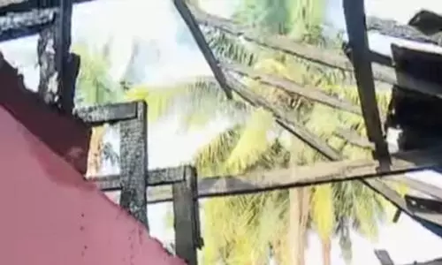 പ്രതി താമസിച്ച വീട് കത്തിനശിച്ചു; തീയിട്ടെന്ന് പരാതി