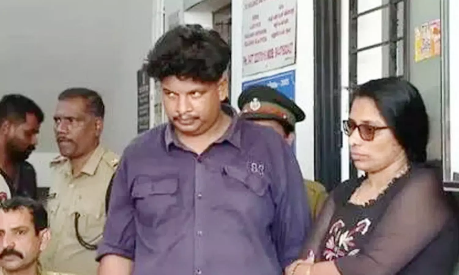 ആലപ്പുഴ ഹെബ്രിഡ് കഞ്ചാവ് കേസ്: പ്രത്യേക ചോദ്യാവലിയുമായി എക്സൈസ്