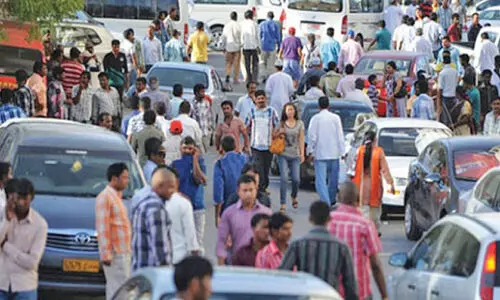 ഏ​റ്റ​വും വ​ലി​യ പ്ര​വാ​സി സ​മൂ​ഹം ഇ​ന്ത്യ​ക്കാ​ർ