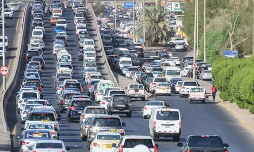 ഏ​കീ​കൃ​ത ഗ​ൾ​ഫ് ട്രാ​ഫി​ക് വീ​ക്കി​ന് സ​മാ​പ​നം;  ഫോ​ൺ ഉ​പ​യോ​ഗം വാ​ഹ​നാ​പ​ക​ട​ങ്ങ​ളു​ടെ പ്ര​ധാ​ന കാ​ര​ണം