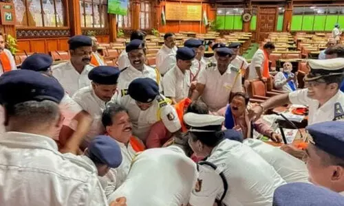 കർണാടക നിയമസഭയിലെ 18 എം.എൽ.എമാരുടെ സസ്‌പെൻഷൻ പിൻവലിക്കണമെന്ന് ആവിശ്യപ്പെട്ട് ബി.ജെ.പി ഹരജി സമർപ്പിച്ചു