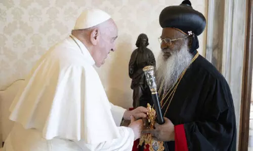 ഐക്യപ്പെടലിന്റെ ആർദ്ര സ്വരം