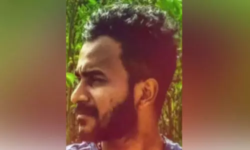 ബൈ​ക്ക​പ​ക​ട​ത്തി​ൽ യു​വാ​വ് മ​രി​ച്ചു