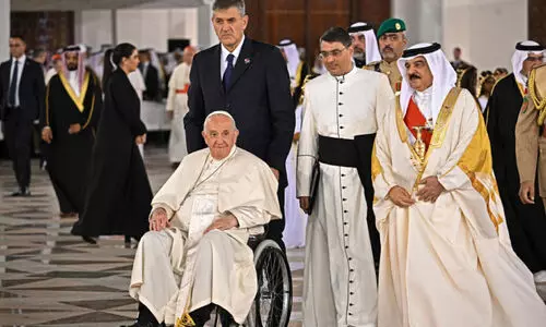 സ്നേഹപാദങ്ങൾ പതിഞ്ഞ രാജ്യം വിട പറയുന്നു സ്നേഹപാദങ്ങൾ പതിഞ്ഞ രാജ്യം വിട പറയുന്നു