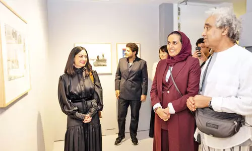 ആ​യി​രം വാ​ക്കി​ന്റെ ക​രു​ത്തു​മാ​യി ത​സ്‍വീ​ർ പ്ര​ദ​ർ​ശ​നം