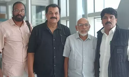 കശ്മീരിൽ കുടുങ്ങിയത് നാല് എം.എൽ.എമാരും മൂന്ന് ഹൈകോടതി ജഡ്ജിമാരും ഉൾപ്പെടെ  258 മലയാളികൾ; തിരിച്ചെത്തിക്കാൻ ശ്രമം