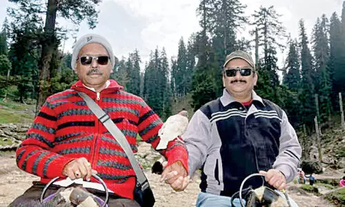 കൊല്ലപ്പെട്ടവരുടെ കുടുംബാംഗങ്ങൾ പറയുന്നു; ‘ലക്ഷ്യമിട്ടത് പുരുഷന്മാരെ; മതം ചോദിച്ച് വെടിവെപ്പ്’