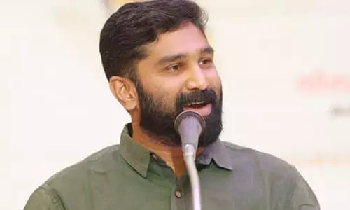 ഭീകരരുടെ പേരിൽ, അവരുടെ മതത്തിന്റെ പേരിൽ, ഇന്ത്യയിലെ ഒരു മുസ്ലിമിനും തലകുനിക്കേണ്ട കാര്യമില്ല; ഗുജറാത്ത് വംശഹത്യക്ക് സംഘ് പരിവാർ കളമൊരുക്കിയതിനെ ഓർമപ്പെടുത്തുന്ന കാമ്പയ്നാണ് ഇപ്പോൾ നടക്കുന്നതെന്ന് വി.ടി.ബൽറാം ഭീകരരുടെ പേരിൽ, അവരുടെ മതത്തിന്റെ പേരിൽ, ഇന്ത്യയിലെ ഒരു മുസ്ലിമിനും തലകുനിക്കേണ്ട കാര്യമില്ല; ഗുജറാത്ത് വംശഹത്യക്ക് സംഘ് പരിവാർ കളമൊരുക്കിയതിനെ ഓർമപ്പെടുത്തുന്ന കാമ്പയ്നാണ് ഇപ്പോൾ നടക്കുന്നതെന്ന് വി.ടി.ബൽറാം