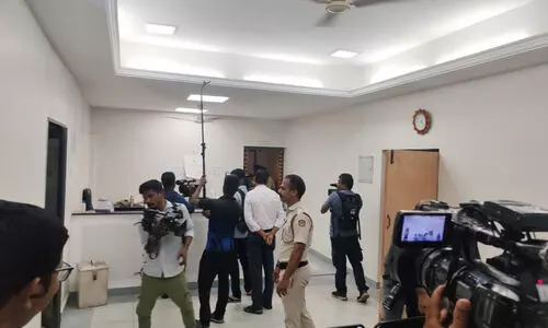 രണ്ടു മണിക്ക് ബോംബ് പൊട്ടും; പാലക്കാട്, കോട്ടയം, കൊല്ലം കലക്ടറേറ്റുകൾക്ക് ഭീഷണി സന്ദേശം