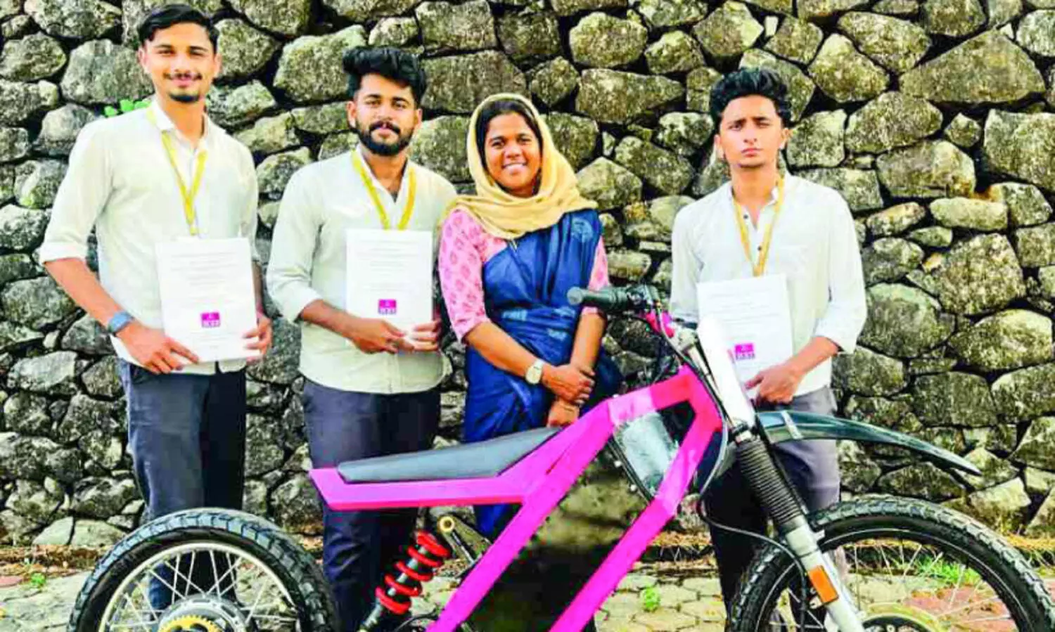 ഇലക്ട്രിക് ഓഫ് റോഡ് ബൈക്ക് നിര്‍മിച്ച് ഇലാഹിയ എന്‍ജി. കോളജ് വിദ്യാര്‍ഥികള്‍