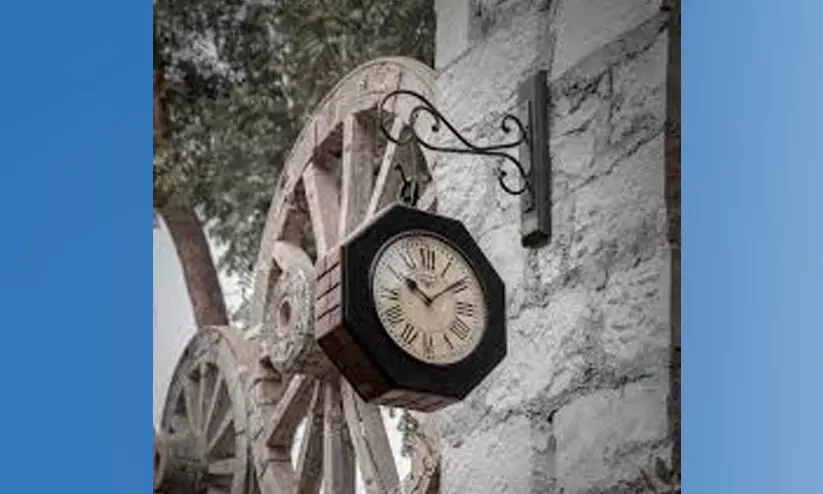 കവിത ; നിലച്ച ഘടികാരം കവിത ; നിലച്ച ഘടികാരം