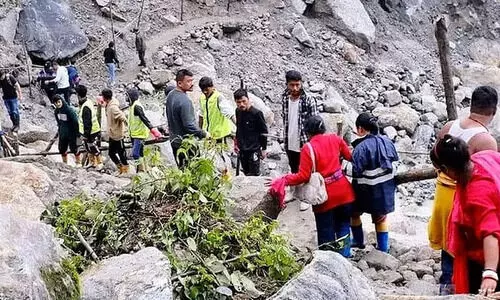 കനത്ത മഴയും മണ്ണിടിച്ചിലും; വടക്കൻ സിക്കിമിൽ ആയിരത്തോളം വിനോദസഞ്ചാരികൾ കുടുങ്ങി