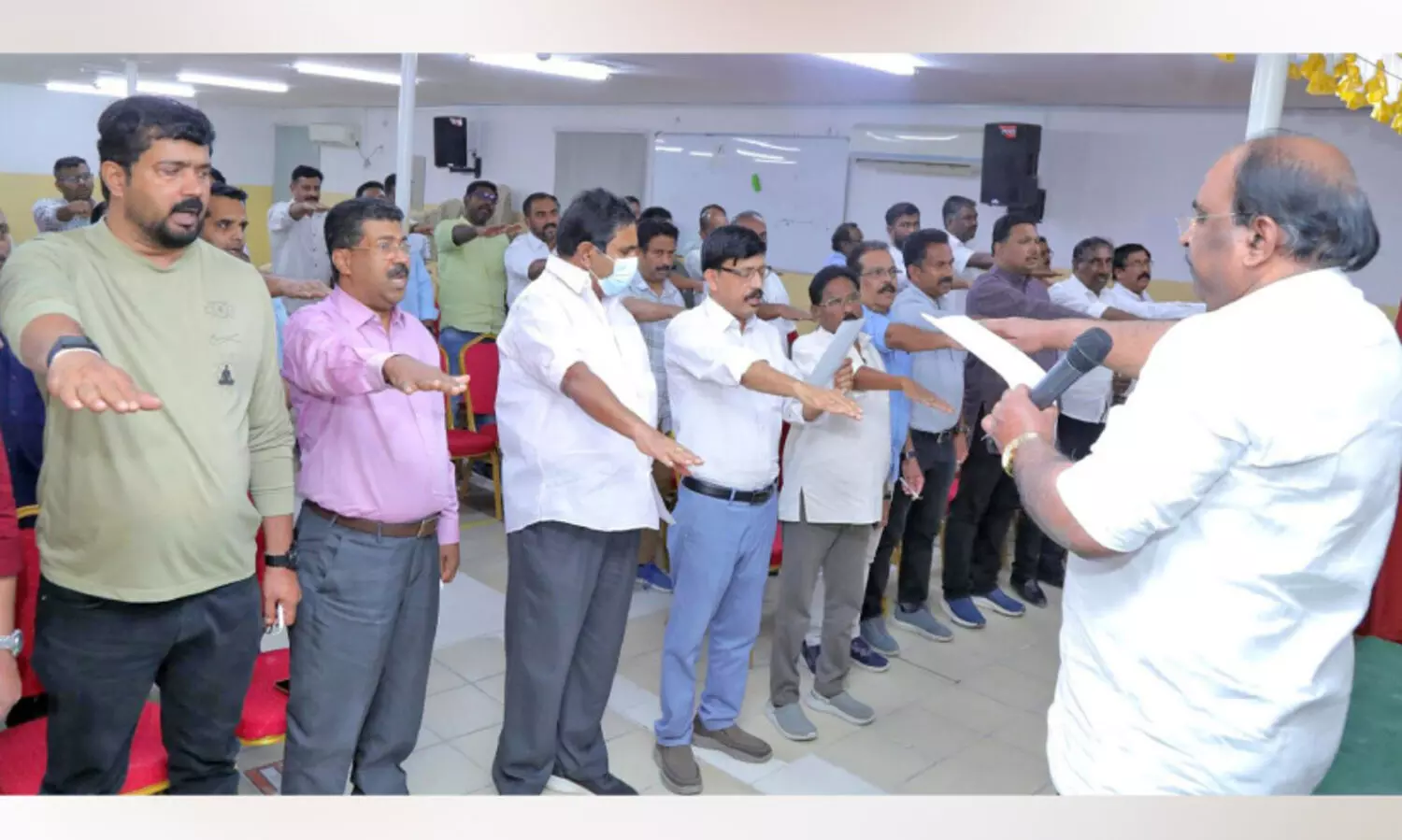 പ​ഹ​ൽ​ഗാ​മി​ൽ ജീ​വ​ൻ പൊ​ലി​ഞ്ഞ​വ​ർ​ക്ക്‌ ഒ.​ഐ.​സി.​സി ആ​ദ​രാ​ഞ്ജ​ലി