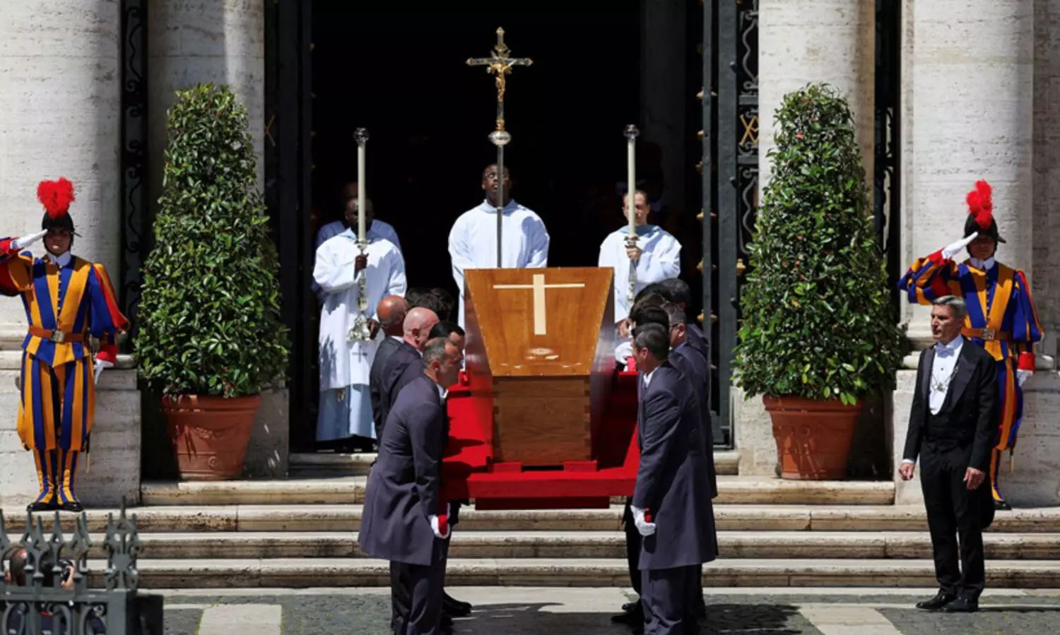 ​നിത്യനിദ്ര; ഫ്രാൻസിസ് മാർപാപ്പയുടെ ഭൗതിക ശരീരം സംസ്കരിച്ചു