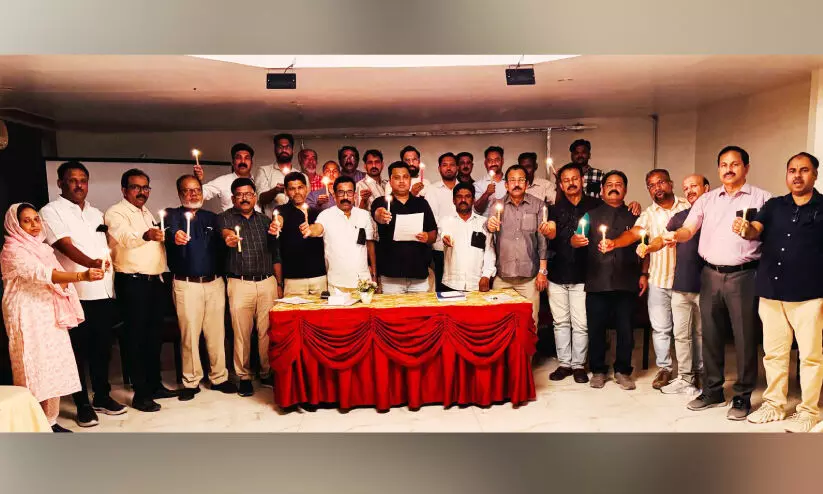 പ​ഹ​ൽ​ഗാം; റി​യാ​ദ് ഒ.​ഐ.​സി.​സി ഭീ​ക​ര വി​രു​ദ്ധ പ്ര​തി​ജ്ഞ​യും പ്ര​തി​ഷേ​ധ ജ്വാ​ല​യും