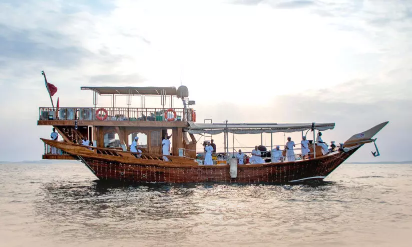 പാ​ട്ടും​പാ​ടി മീ​ൻ​പി​ടി​ച്ച് സെ​ൻ​യാ​ർ ഉ​ത്സ​വം