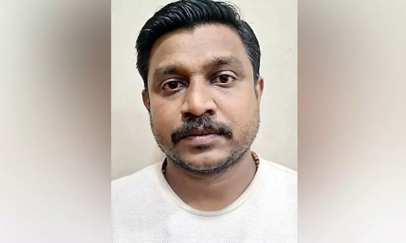 ദമ്പതിമാരെ വെട്ടിയ കേസിൽ മരുമകൻ അറസ്റ്റിൽ ദമ്പതിമാരെ വെട്ടിയ കേസിൽ മരുമകൻ അറസ്റ്റിൽ