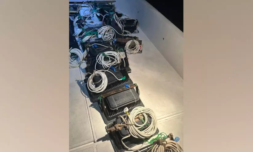 നിരോധിത ഫ്ലാഷ് ലൈറ്റ്; കുറ്റക്കാർക്കെതിരെ നടപടി നിരോധിത ഫ്ലാഷ് ലൈറ്റ്; കുറ്റക്കാർക്കെതിരെ നടപടി