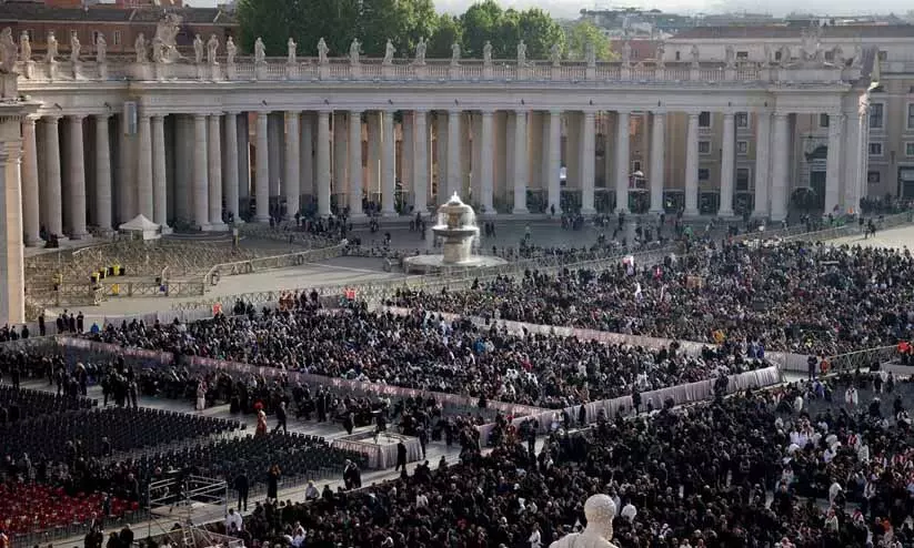 പ്രിയപ്പെട്ട പാപ്പക്ക് വിട നൽകാനൊരുങ്ങി ലോകം; സംസ്കാര ചടങ്ങുകൾ തുടങ്ങി പ്രിയപ്പെട്ട പാപ്പക്ക് വിട നൽകാനൊരുങ്ങി ലോകം; സംസ്കാര ചടങ്ങുകൾ തുടങ്ങി