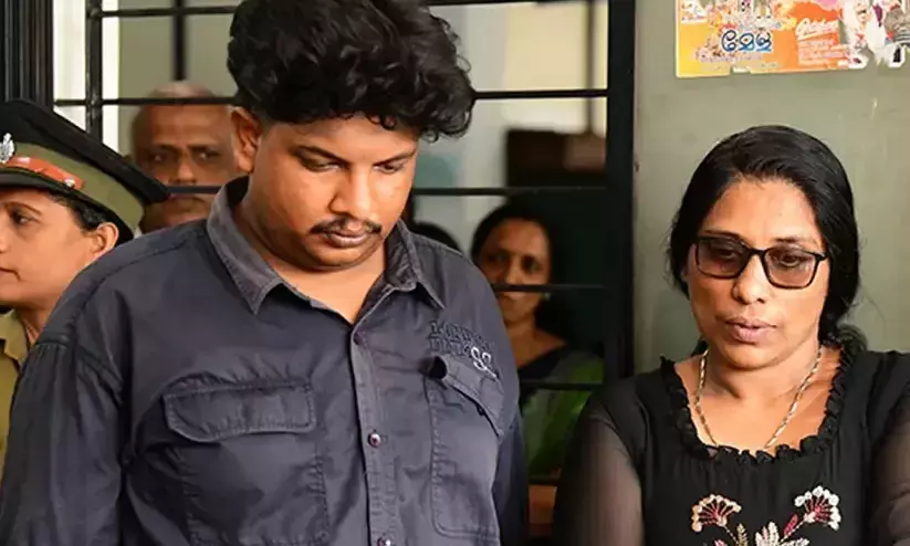 ഹൈബ്രിഡ്​ കഞ്ചാവ്​ കടത്ത്​ കേസിൽ ഒരു മാസത്തിനുള്ളിൽ കുറ്റപത്രം; ​പ്രതി​ക​ളു​ടെ മൊ​ബൈ​ൽ ഫോ​ണി​ലെ ബാ​ങ്ക്​ ഇ​ട​പാ​ടു​ക​ള​ട​ക്കം ശാ​സ്ത്രീ​യ പ​രി​ശോ​ധ​ന​ക്ക്​ അ​യ​ച്ചു